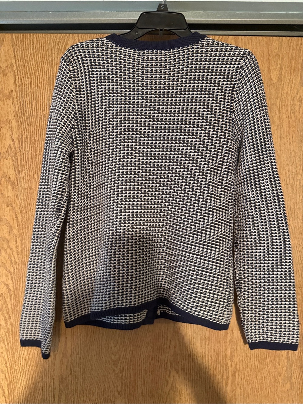 Banana Republic Navy and White Houndstooth Cardigan - Picture 3 of 8